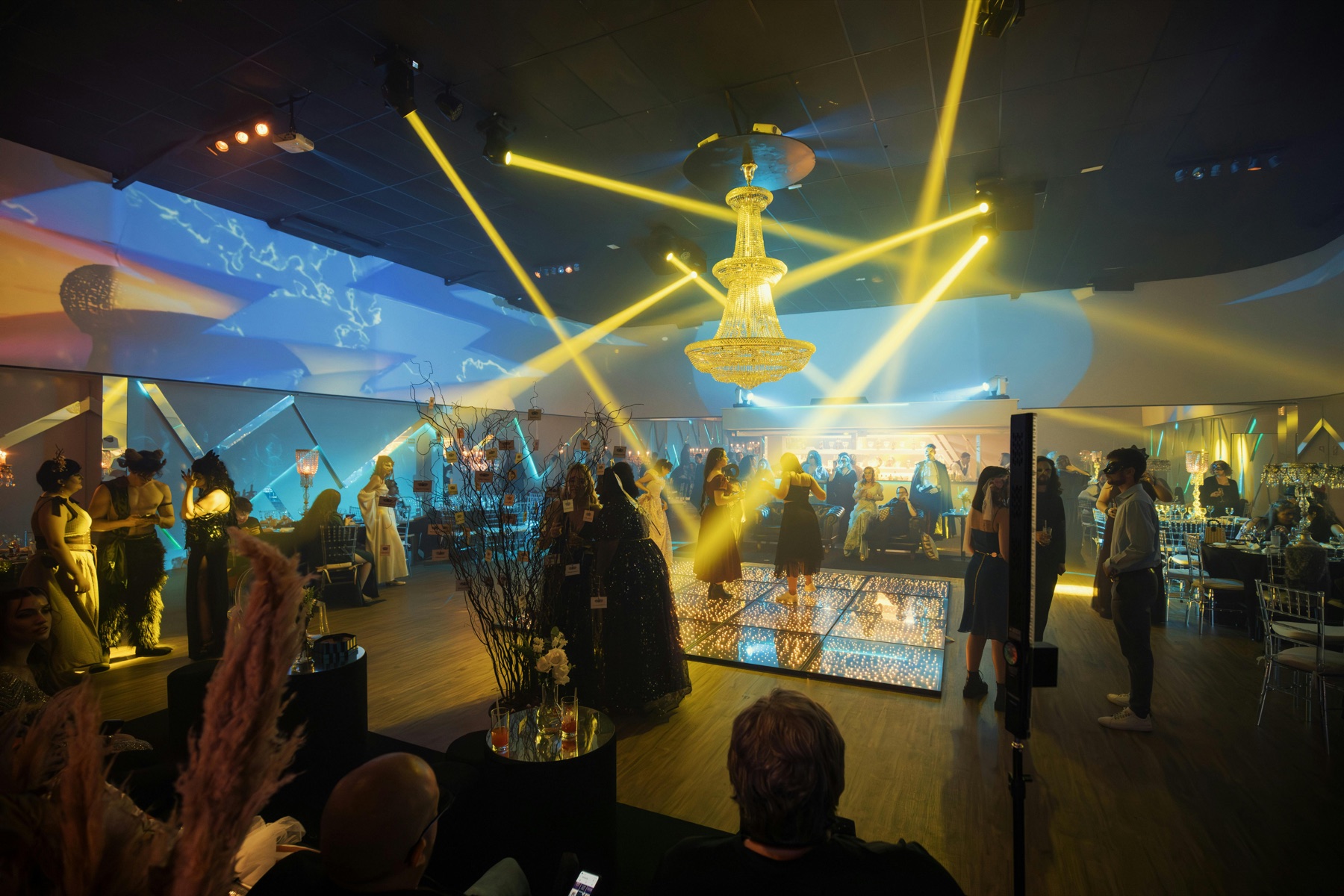 Elegantes Corporate Event mit Publikum